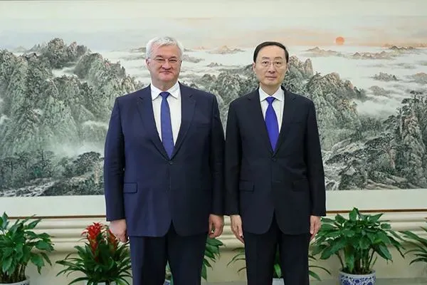 乌克兰第一副外长来华磋商，泽连斯基什么问题？